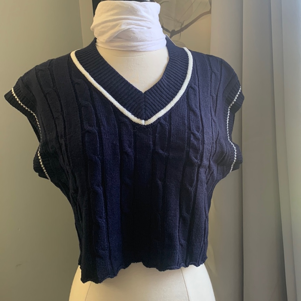 Cropped sweater vest